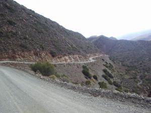 The pass leading to Gamkaspoort Dam.